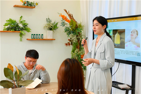 7萬(wàn)家化妝品企業(yè)“消失”，植到花開(kāi)以芳療切入賽道，迸發(fā)新藍(lán)海商機(jī)